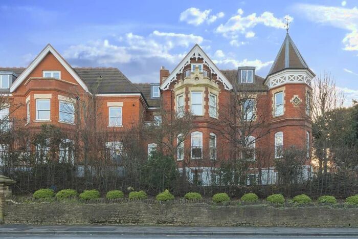 2 Bedroom Flat To Rent In Jenner Road, Guildford, GU1