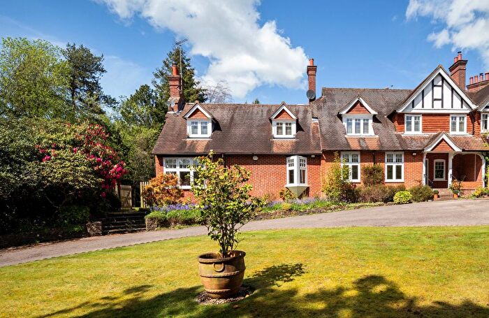 4 Bedroom Semi-Detached House For Sale In Brook, Godalming, Surrey, GU8