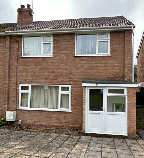 4 Bedroom Terraced House To Rent In Hurley Close, Leamington Spa, Warwickshire, CV32