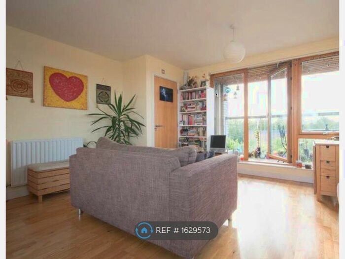 1 Bedroom Flat To Rent In Felstead Street, White - British, E9