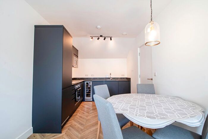 2 Bedroom Flat To Rent In Briggate, Leeds, LS1