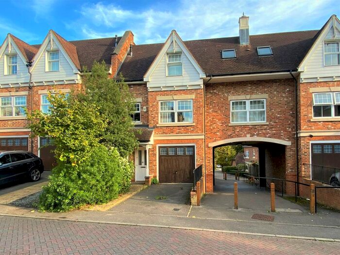 5 Bedroom Town House To Rent In Ascot, Berkshire, SL5