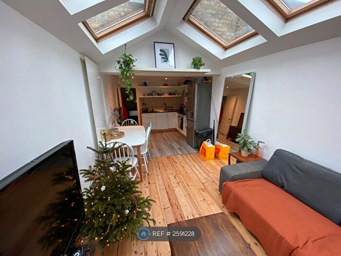 3 Bedroom Flat To Rent In Atterbury Road, London, N4