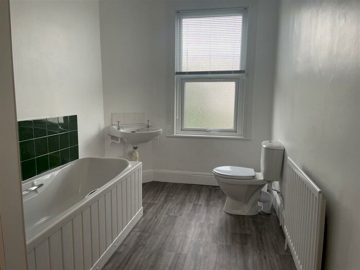 3 Bedroom Maisonette To Rent In Cowper Rd Redland Bristoll, BS6