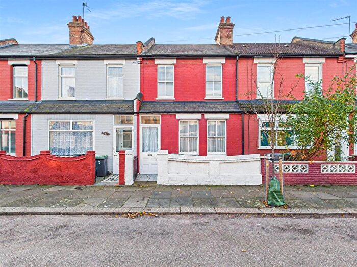 3 Bedroom House For Sale In Rosebery Avenue, London, N17