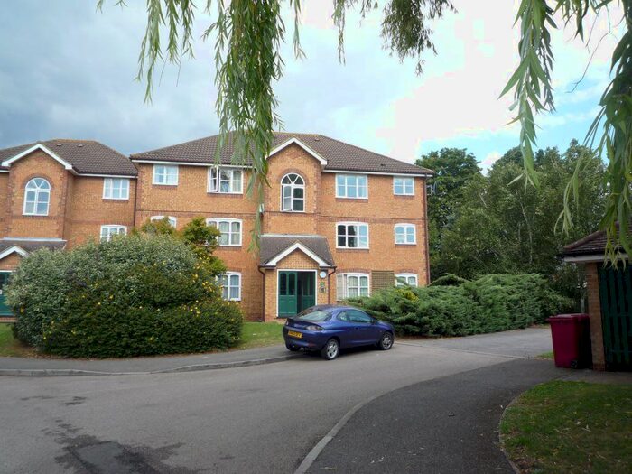 2 Bedroom Flat To Rent In Worcester Gardens, Slough, SL1