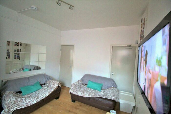 4 Bedroom Terraced House To Rent In Pomona Street, S11