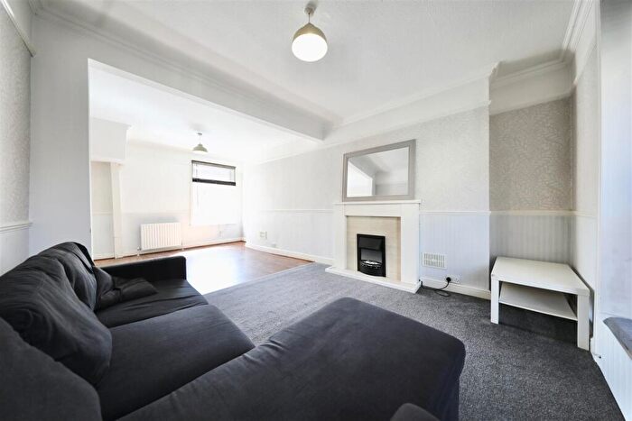 2 Bedroom Terraced House For Sale In Goddard Avenue, Hull, HU5