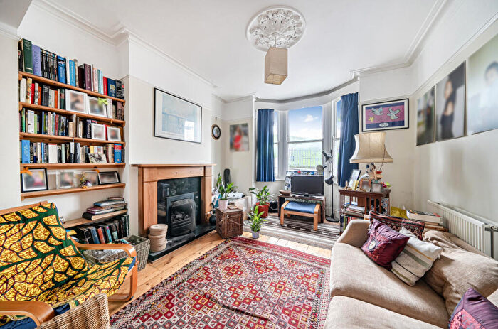 3 Bedroom Terraced House For Sale In Poynings Road, Tufnell Park, N19