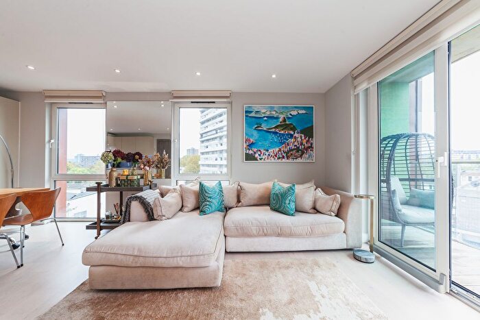 3 Bedroom Flat To Rent In Plough Road, London, SW11