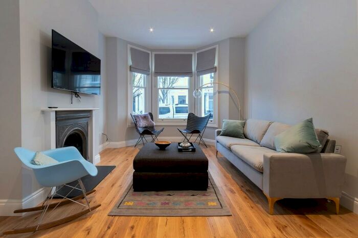 5 Bedroom House To Rent In Mysore Road, Clapham Junction, SW11