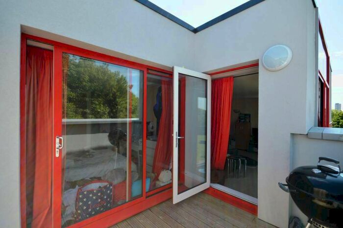 2 Bedroom Flat To Rent In Hermit Road, London, E16