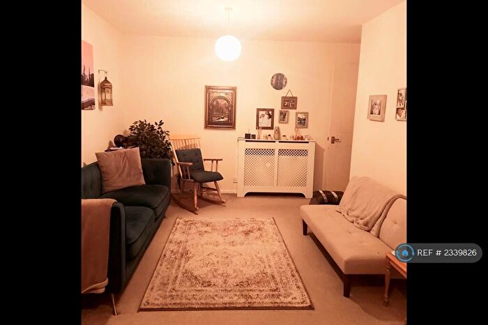 2 Bedroom Flat To Rent In Autumn Drive, Sutton, SM2