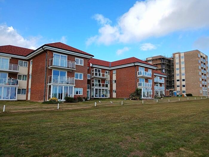 2 Bedroom Flat To Rent In Sutton Place, Bexhill-On-Sea, TN40