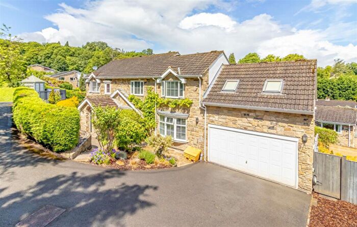5 Bedroom Detached House For Sale In Hall Rise, Bramhope, Leeds, LS16