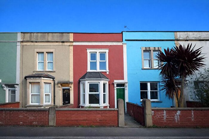 2 Bedroom Terraced House For Sale In Franklyn Street, Bristol, BS2