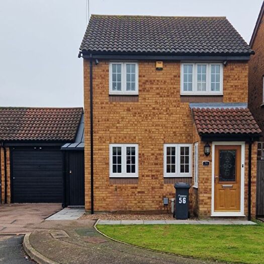 3 Bedroom Detached House For Sale In Benedictine Gate, Waltham Cross, EN8