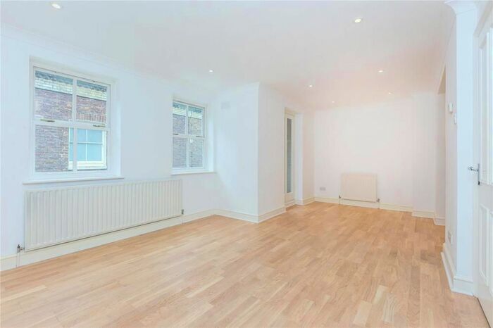 1 Bedroom Flat To Rent In Thayer Street, Marylebone, London, W1U