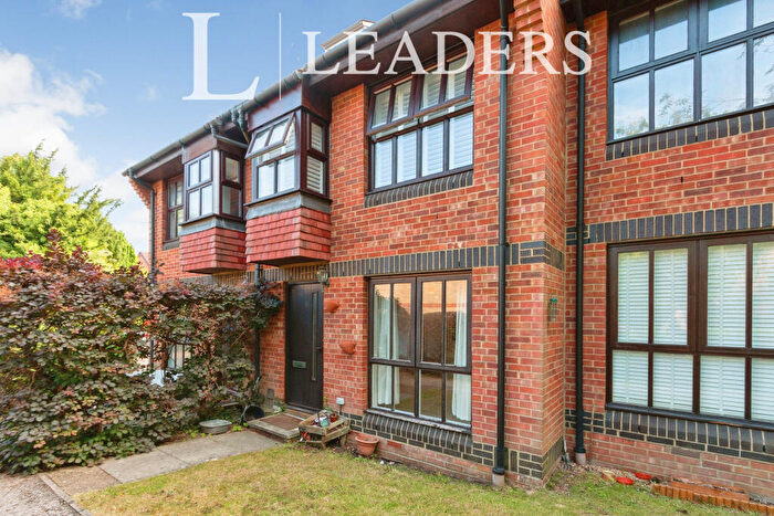 1 Bedroom Flat To Rent In Badgers Close, Woking, GU21