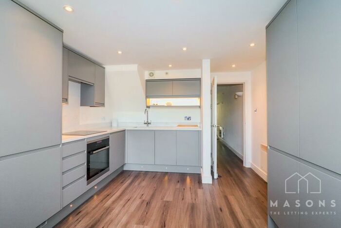 2 Bedroom Flat To Rent In Queen Street, Hitchin, SG4