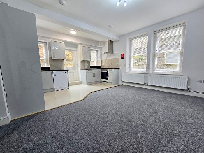 2 Bedroom Flat To Rent In Stafford Place, Wesminster, SW1E