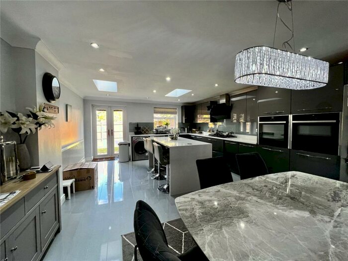 4 Bedroom Detached House To Rent In Thrupp Bridge, Wootton, Northampton, NN4