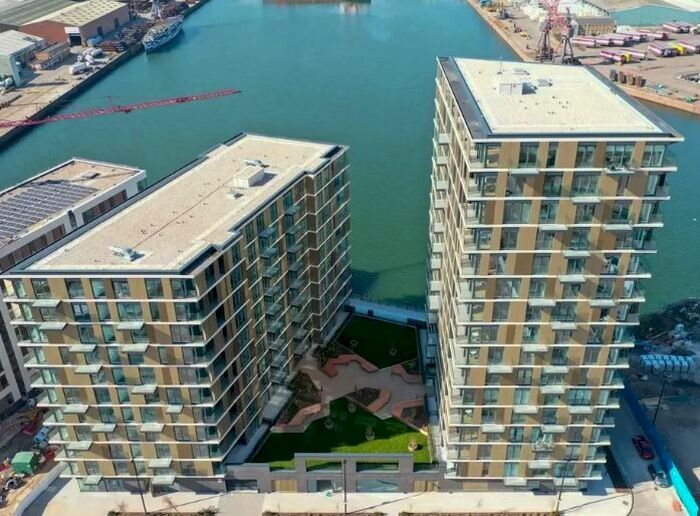 2 Bedroom Flat To Rent In Gillingham Gate Road, Chatham, ME4