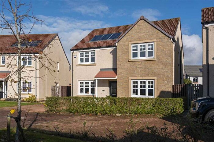 5 Bedroom Detached House For Sale In Geesmuir Gardens, FK2