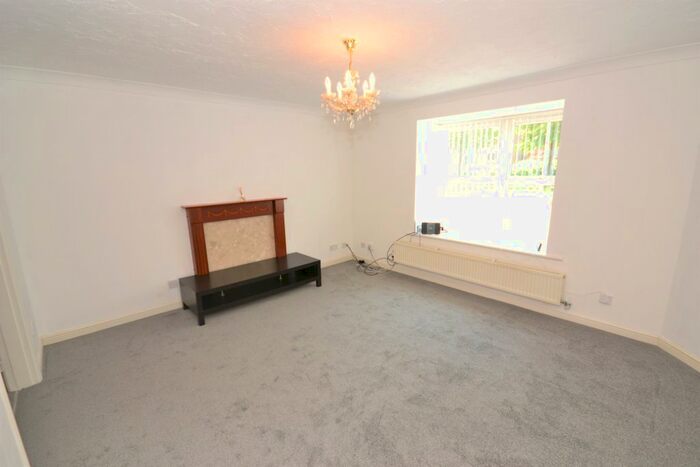 3 Bedroom Detached House To Rent In Hartland Avenue, Milton Keynes, MK4