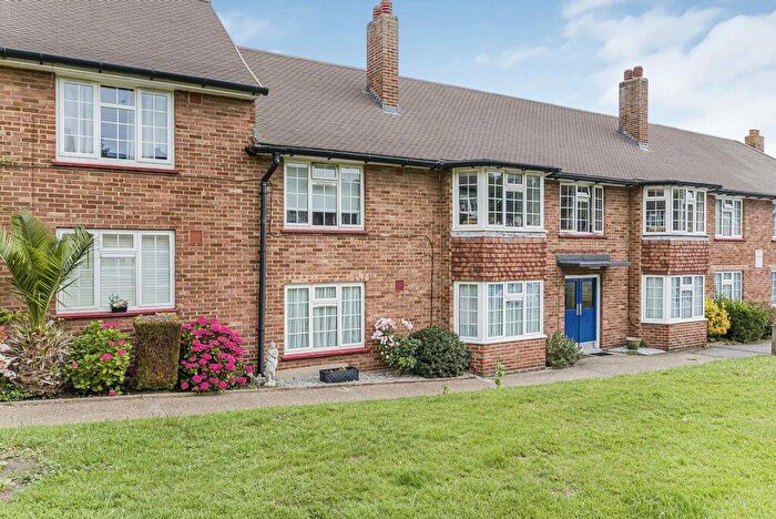 2 Bedroom Maisonette For Sale In Perry Street Gardens, Chislehurst, BR7