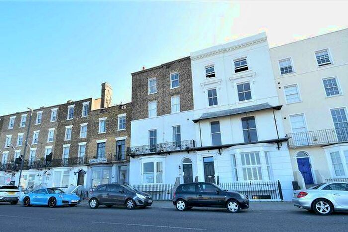 2 Bedroom Flat To Rent In Fort Crescent, Margate, CT9