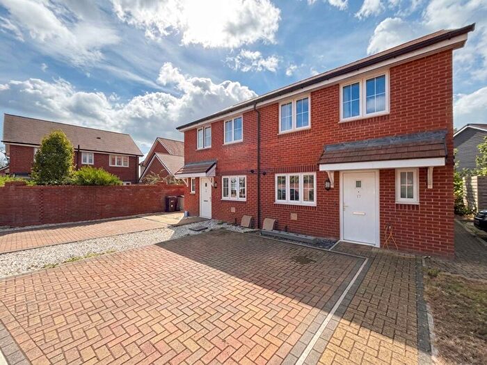3 Bedroom Semi-Detached House For Sale In Augustus Avenue, Fordingbridge, SP6
