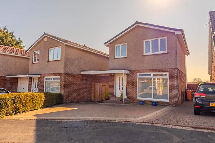 3 Bedroom Villa For Sale In Guthrie Place, Torrance, G64