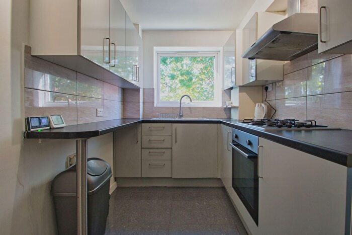 1 Bedroom Flat To Rent In Huxley Close, Northolt, UB5