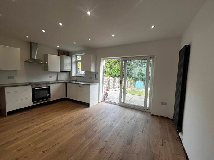 2 Bedroom House To Rent In Baden Powell Road, Boythorpe, Chesterfield, S40