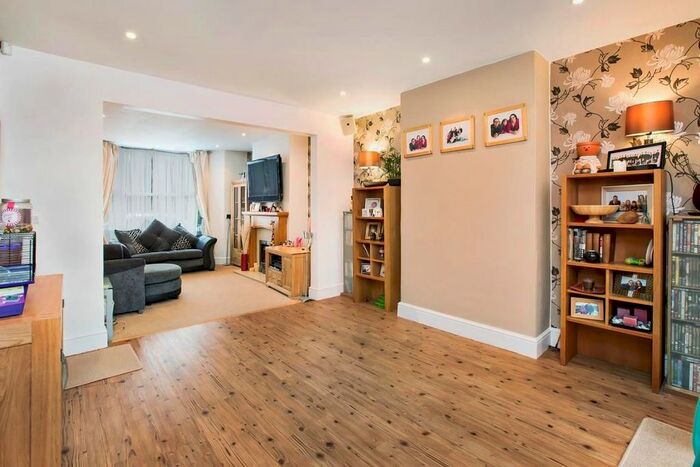 3 Bedroom Terraced House To Rent In Eastleigh Road, Taunton, TA1