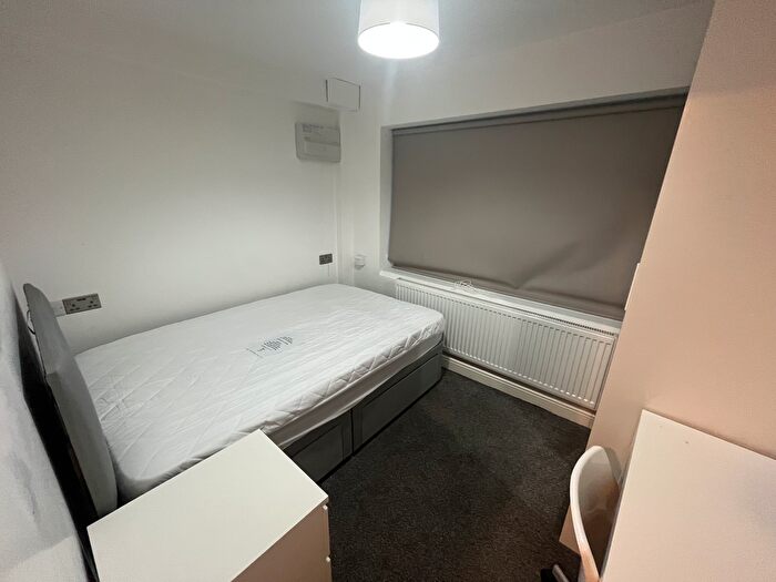 1 Bedroom Studio To Rent In Flat, Otley Road, LS6