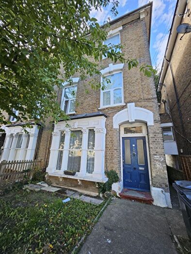 2 Bedroom Flat For Sale In First Floor Flat, Ruskin Road London, N17