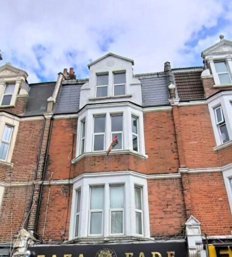 2 Bedroom Flat To Rent In A-c Grand Parade, Green Lanes, London, N4