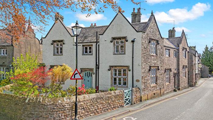 4 Bedroom Semi Detached House For Sale In Fairbank, Carnforth, LA6