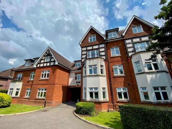 2 Bedroom Apartment To Rent In Cheam Road, Epsom, KT17
