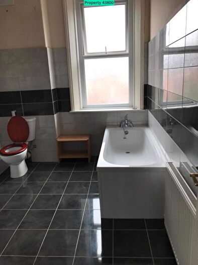 2 Bedroom Flat To Rent In Kingsley Terrace, Newcastle Upon Tyne, NE4