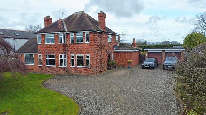 4 Bedroom Detached House For Sale In Beverley Road, Walkington, Beverley, HU17