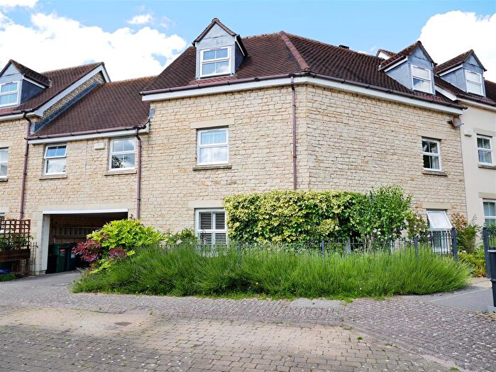 4 Bedroom Terraced House For Sale In Lake View, Calne, SN11