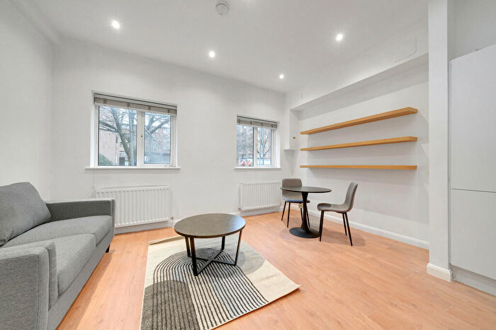 1 Bedroom Flat To Rent In Lighthouse Apartments, Commercial Road, Whitechapel, London, E1