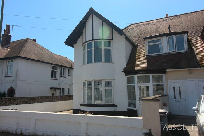 2 Bedroom Flat To Rent In Manor Road, Paignton, TQ3