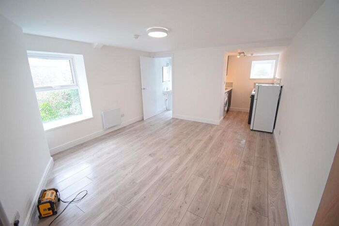 Studio To Rent In Newport Road, Cardiff, CF24