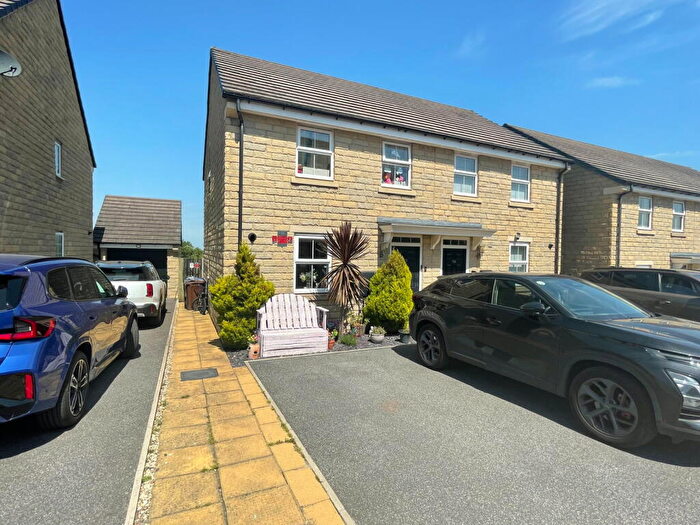 3 Bedroom Semi-Detached House For Sale In Church Drive, Hoylandswaine, S36
