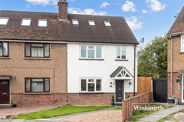 5 Bedroom Semi-Detached House For Sale In Westbrook Square, New Barnet, EN4