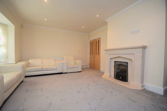 3 Bedroom Apartment To Rent In Frithwood Ave, Northwood, HA6